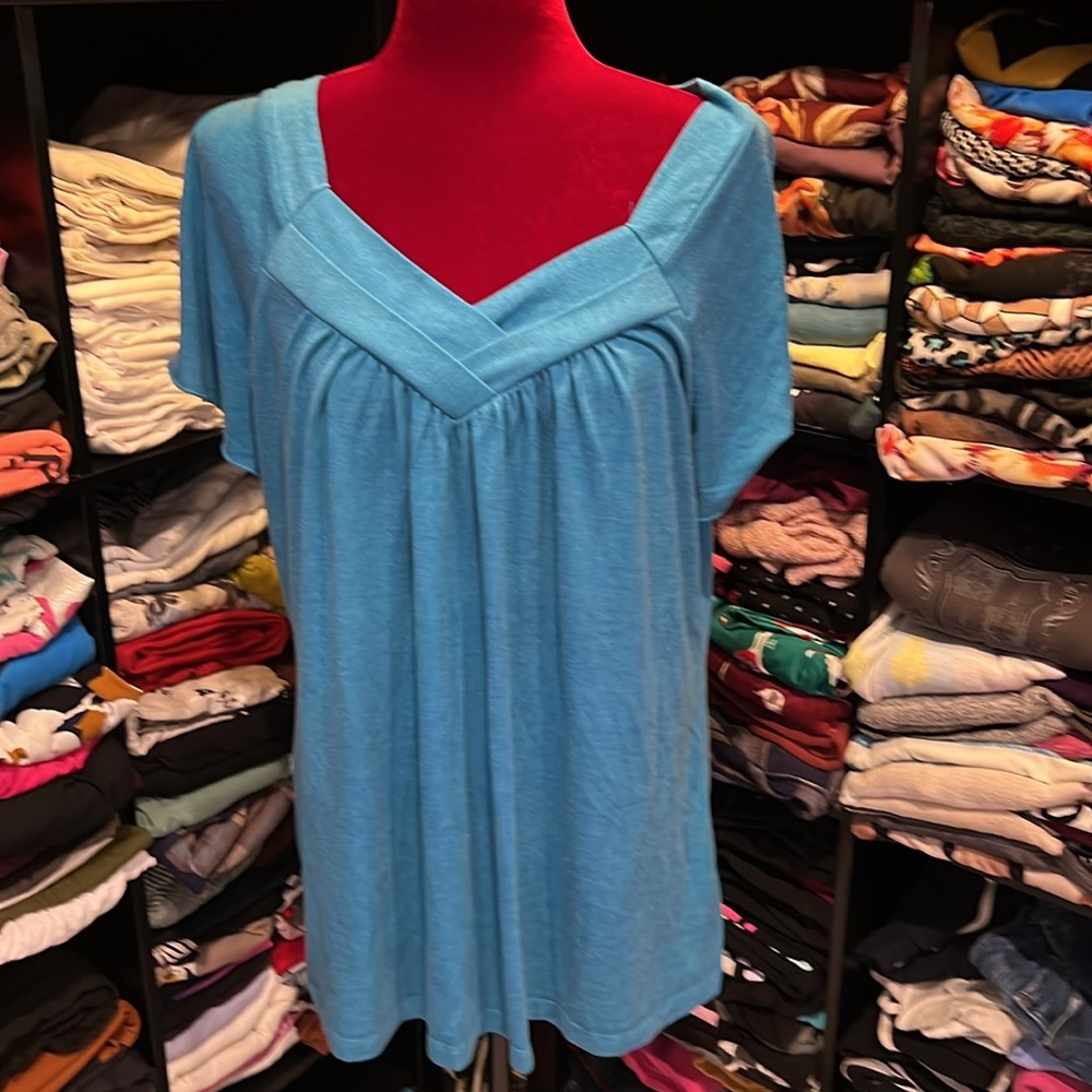 #212. 🪷blue top. 1x